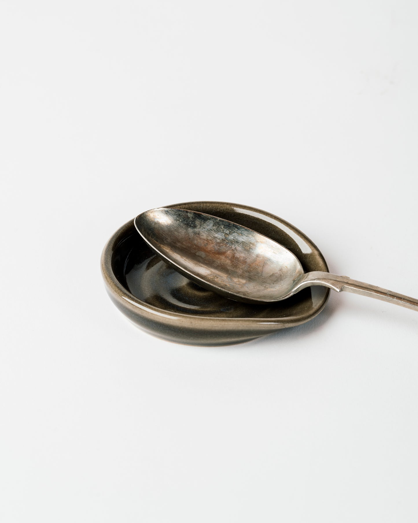 Handmade Dark Woad Blue Ceramic Spoon Rest – Minimalist Kitchen Counter Accessory for Clean Cooking & Stylish Decor