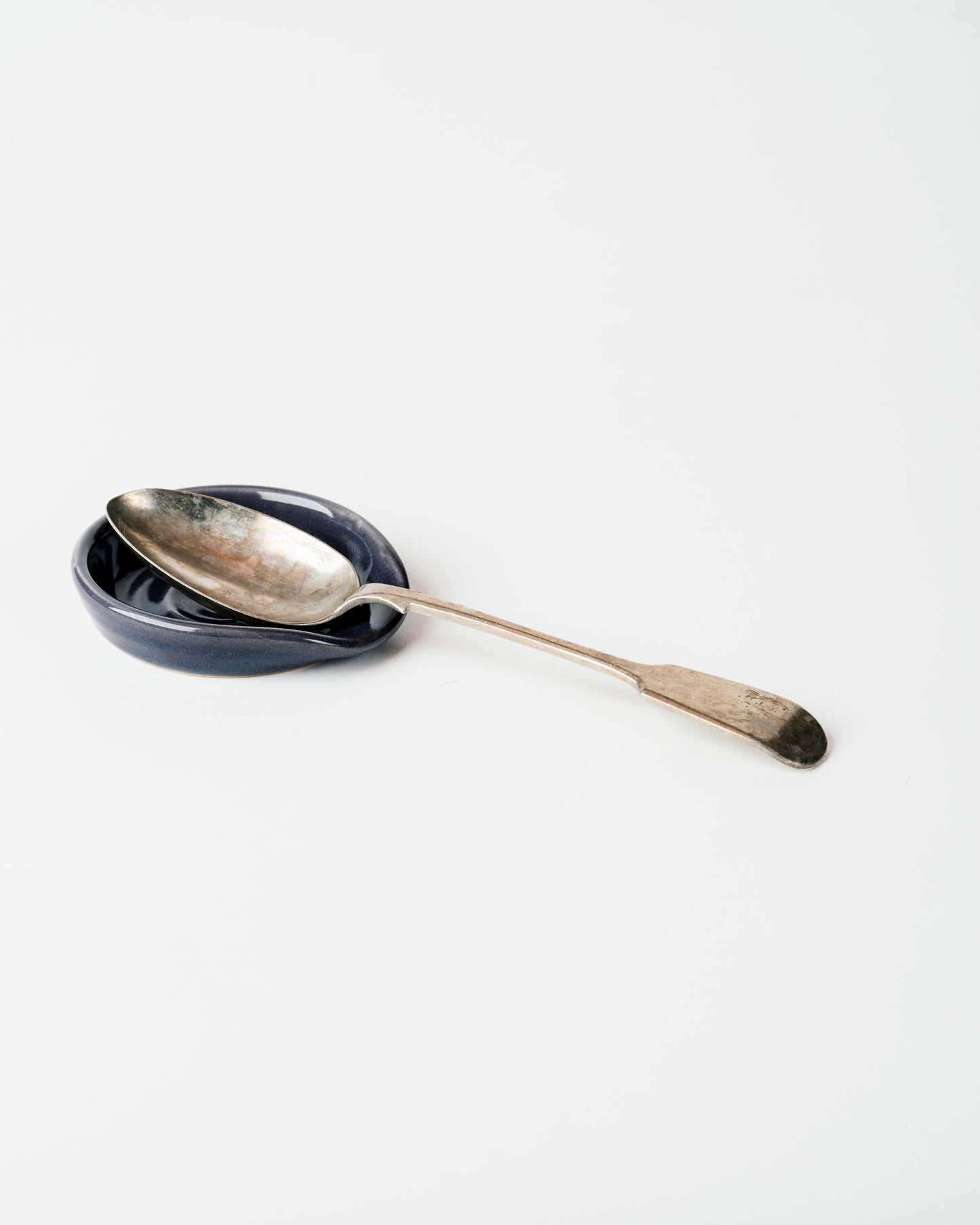 Handmade Dark Woad Blue Ceramic Spoon Rest – Minimalist Kitchen Counter Accessory for Clean Cooking & Stylish Decor
