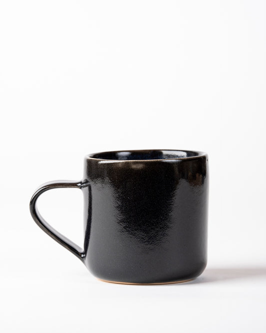 Handmade Ink Black Stoneware Breakfast Mug – High Gloss Ceramic Cup for Hot Beverages